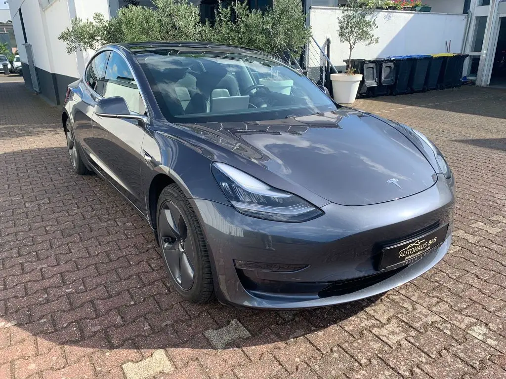 Photo 1 : Tesla Model 3 2020 Non renseigné