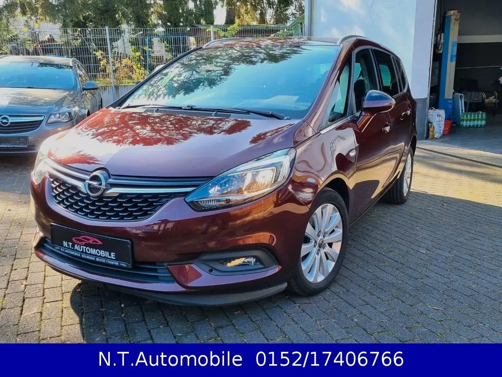 Photo 1 : Opel Zafira 2018 Petrol