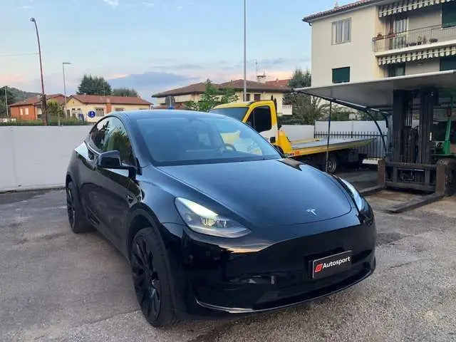 Photo 1 : Tesla Model Y 2023 Non renseigné