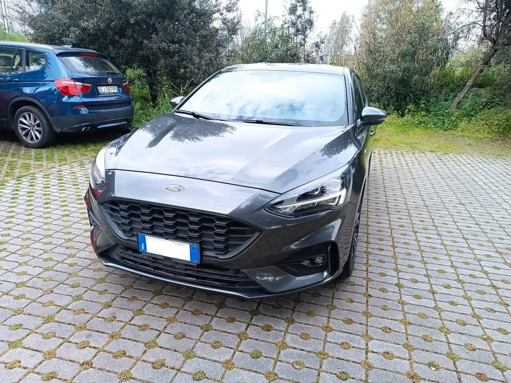 Photo 1 : Ford Focus 2020 Petrol