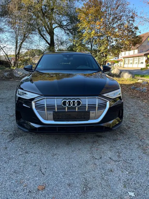 Photo 1 : Audi E-tron 2021 Non renseigné