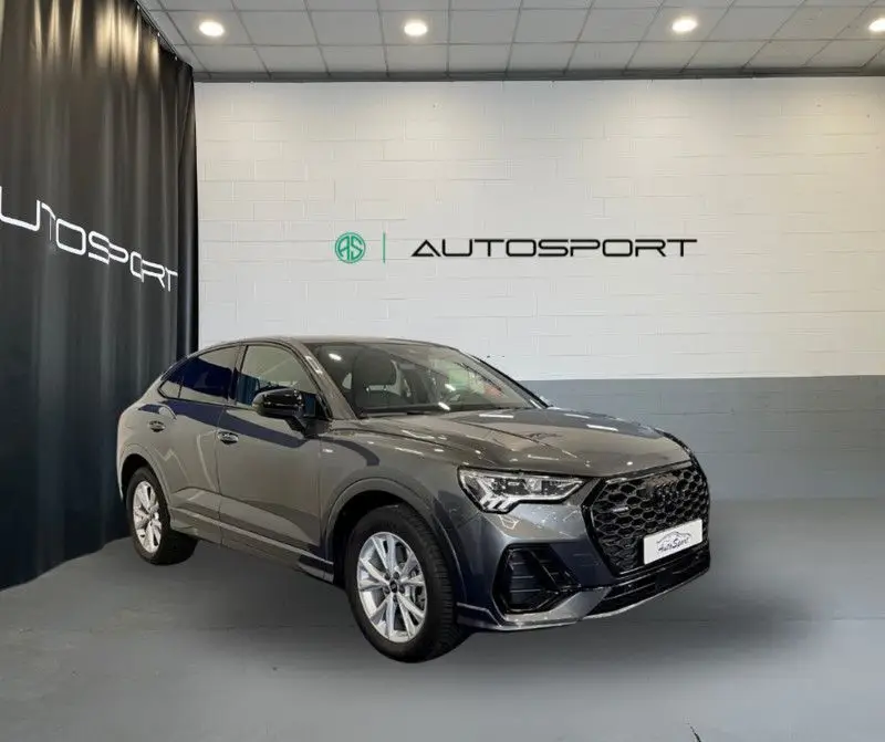 Photo 1 : Audi Q3 2022 Diesel