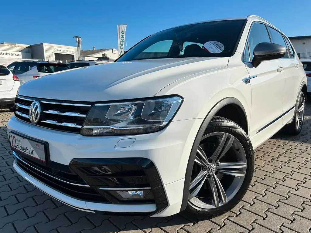 Photo 1 : Volkswagen Tiguan 2020 Essence