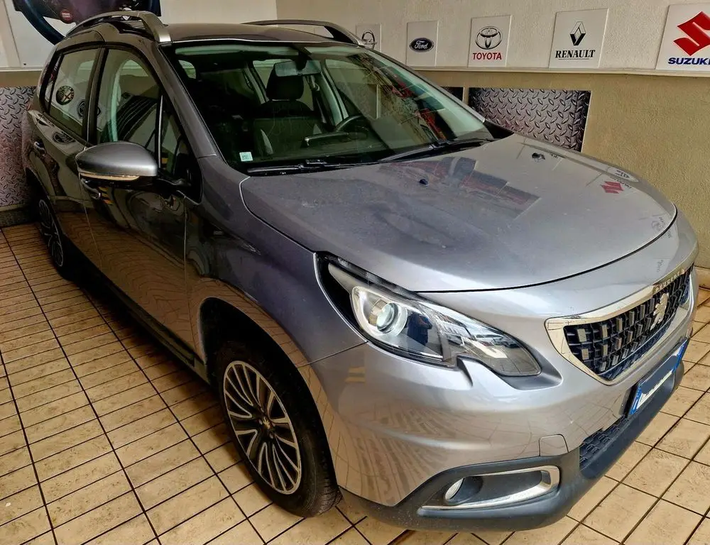 Photo 1 : Peugeot 2008 2019 Petrol