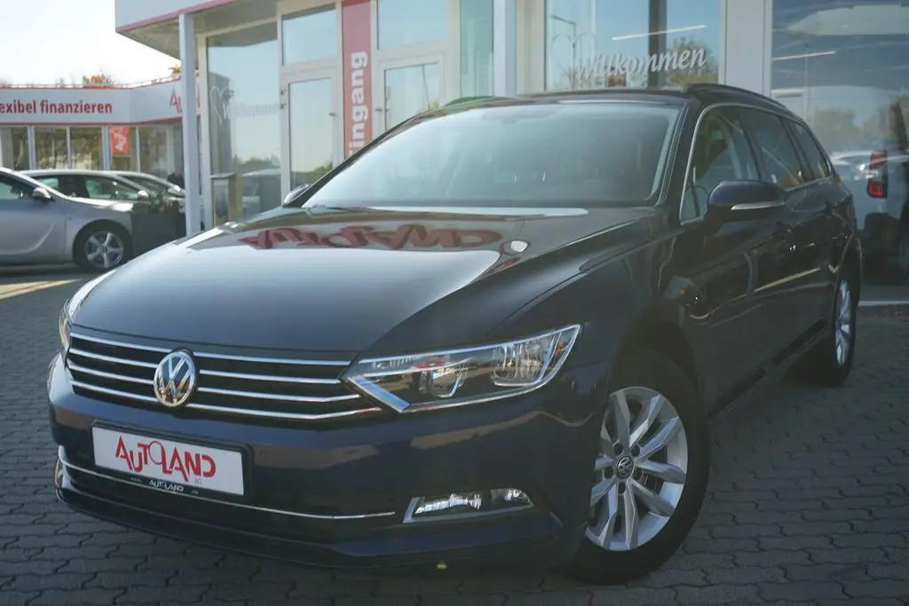 Photo 1 : Volkswagen Passat 2018 Petrol