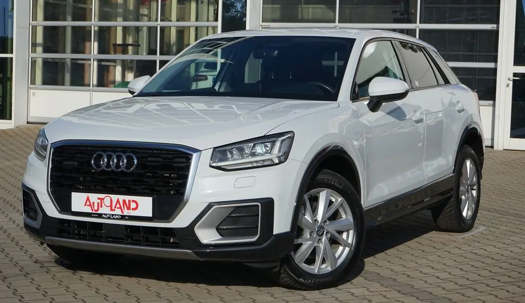 Photo 1 : Audi Q2 2017 Petrol