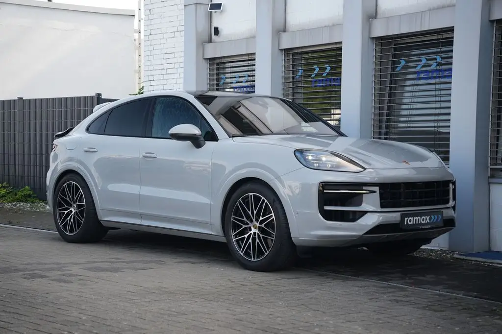 Photo 1 : Porsche Cayenne 2023 Hybrid