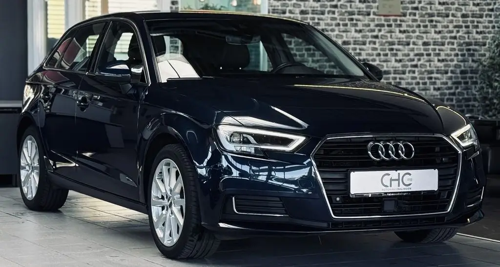 Photo 1 : Audi A3 2018 Petrol