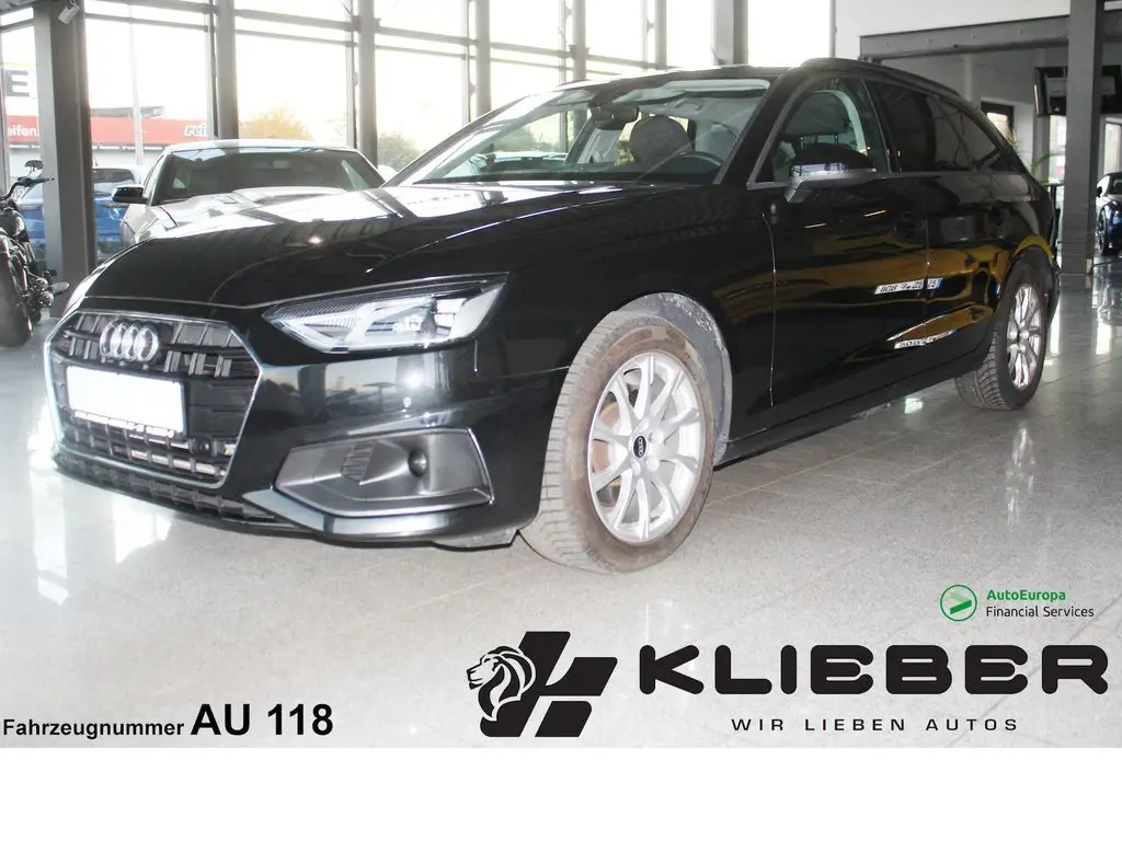 Photo 1 : Audi A4 2021 Essence