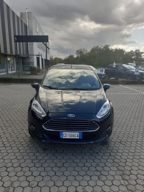 Photo 1 : Ford Fiesta 2015 Diesel