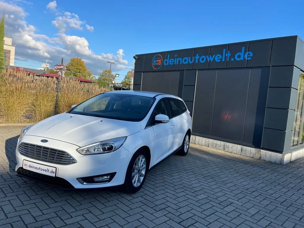 Photo 1 : Ford Focus 2017 Petrol