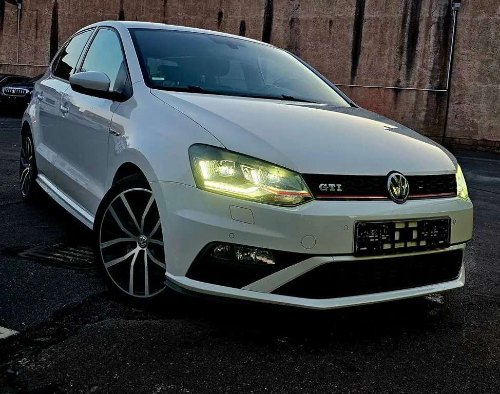 Photo 1 : Volkswagen Polo 2015 Essence