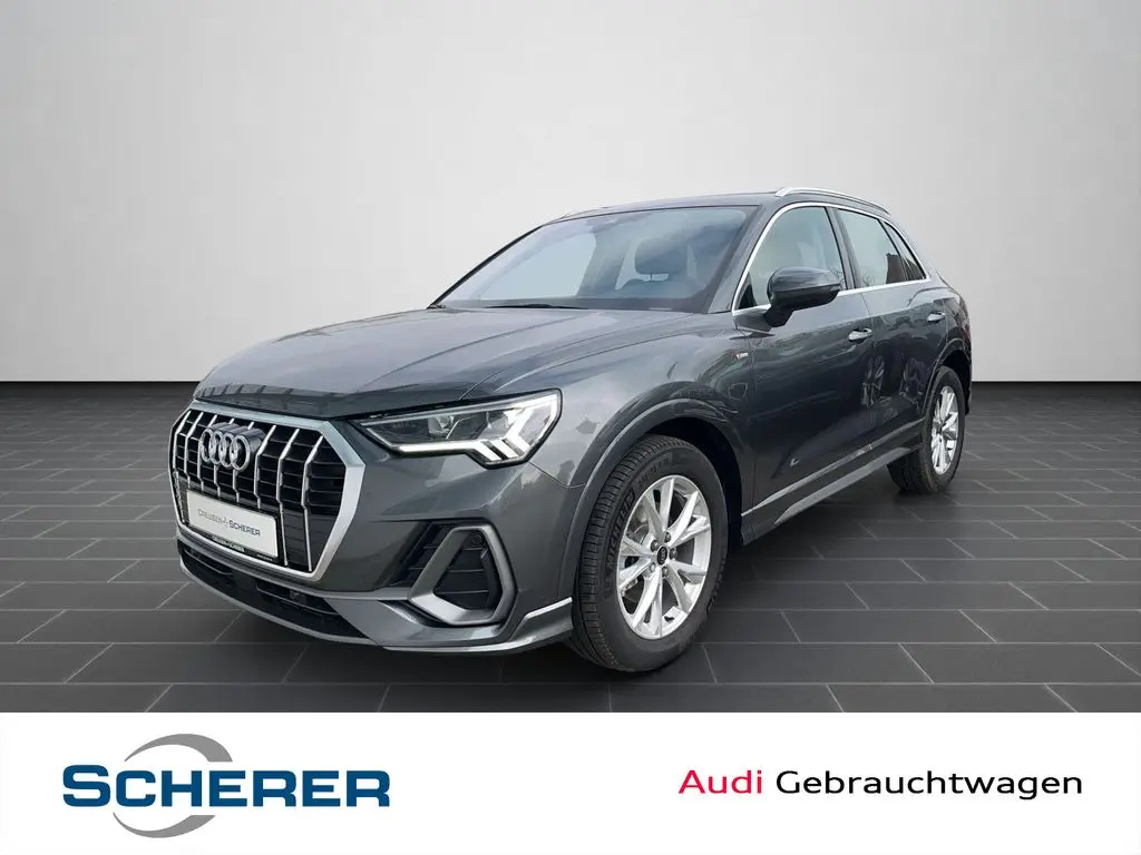 Photo 1 : Audi Q3 2024 Petrol