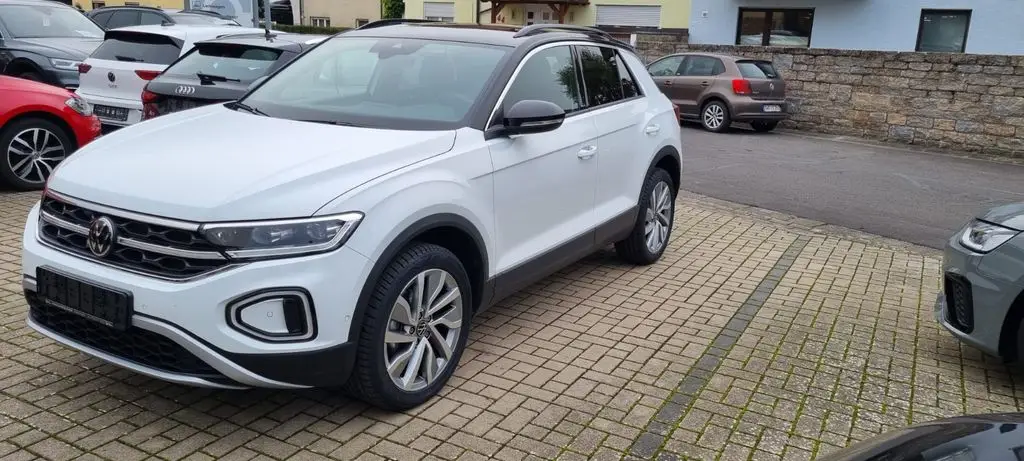 Photo 1 : Volkswagen T-roc 2023 Petrol