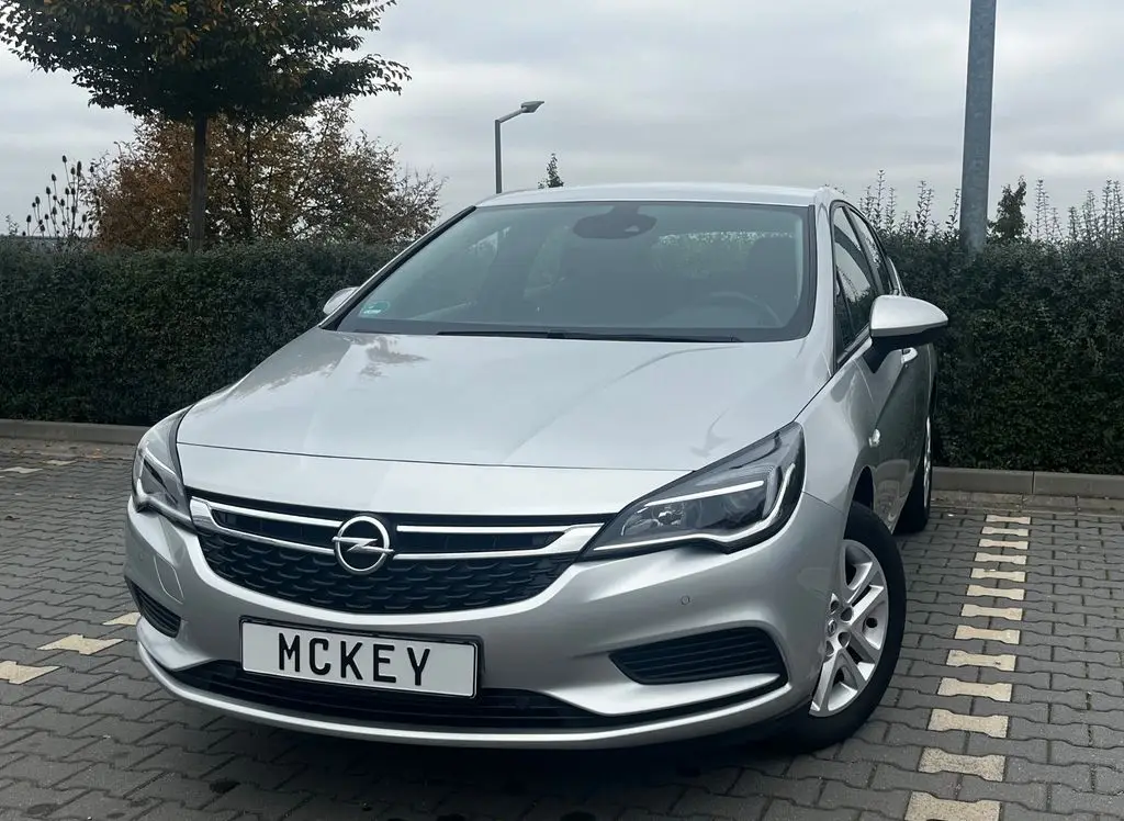 Photo 1 : Opel Astra 2019 Autres