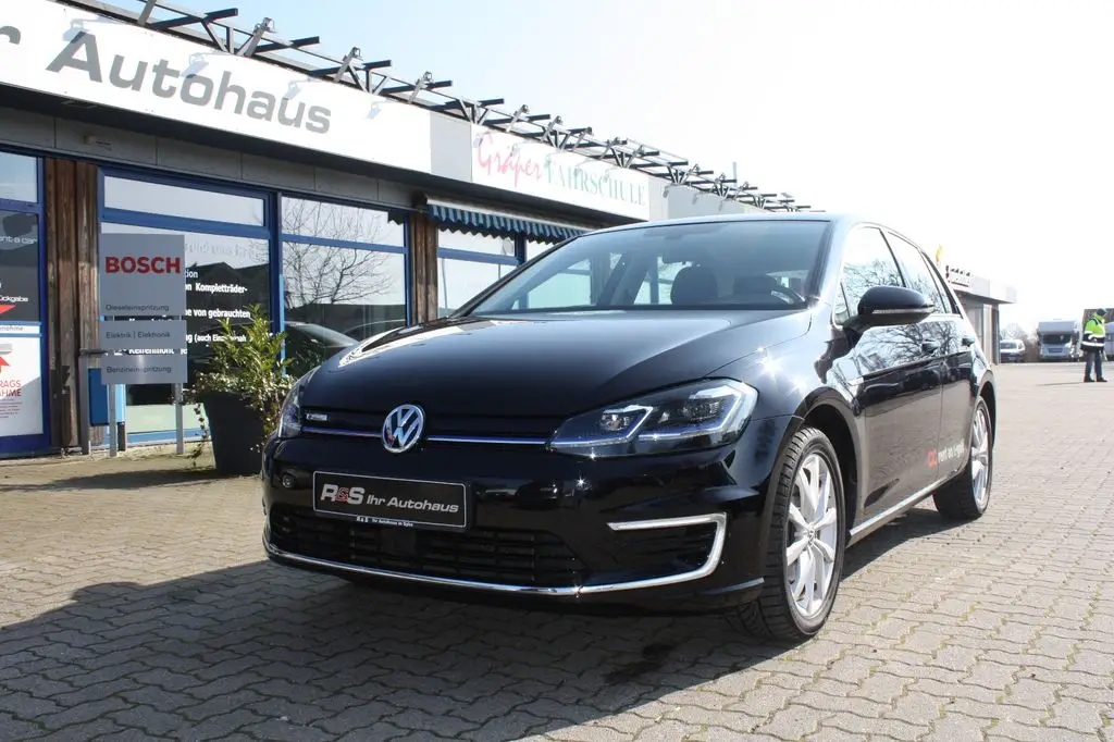 Photo 1 : Volkswagen Golf 2020 Non renseigné