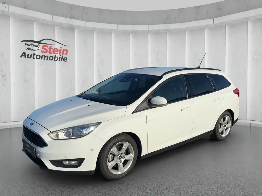 Photo 1 : Ford Focus 2016 Petrol