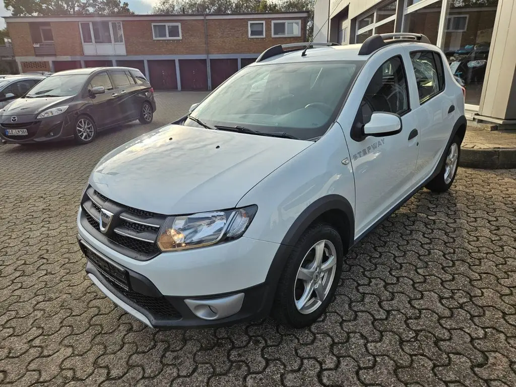 Photo 1 : Dacia Sandero 2016 Petrol