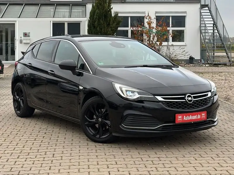 Photo 1 : Opel Astra 2018 Petrol