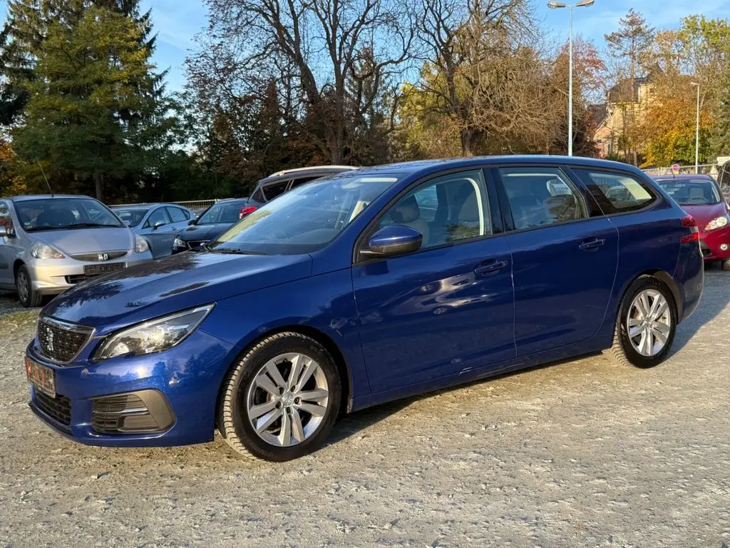 Photo 1 : Peugeot 308 2018 Essence