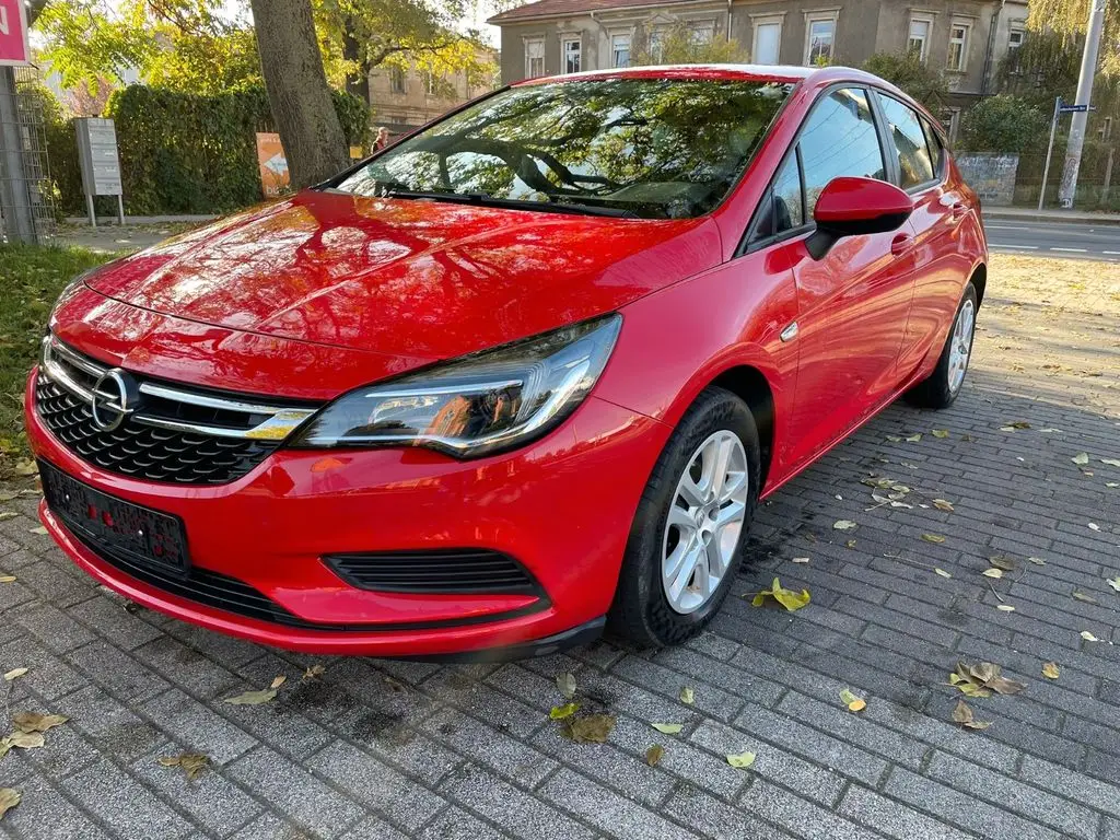 Photo 1 : Opel Astra 2016 Essence