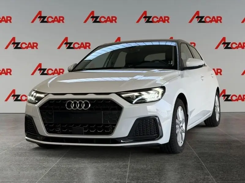 Photo 1 : Audi A1 2023 Essence