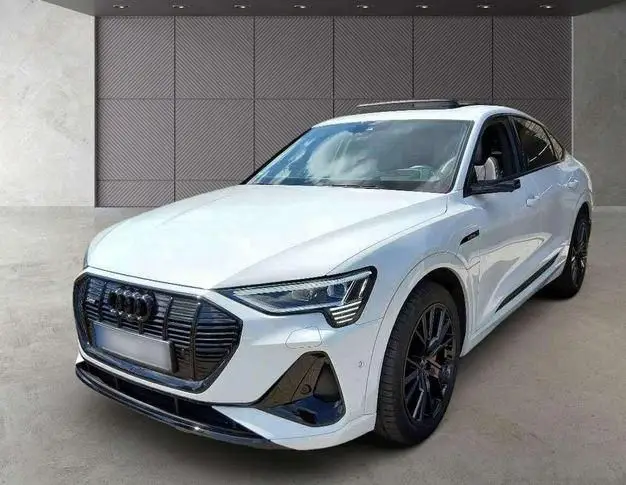 Photo 1 : Audi E-tron 2021 Non renseigné