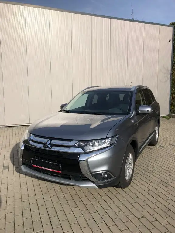 Photo 1 : Mitsubishi Outlander 2016 Petrol