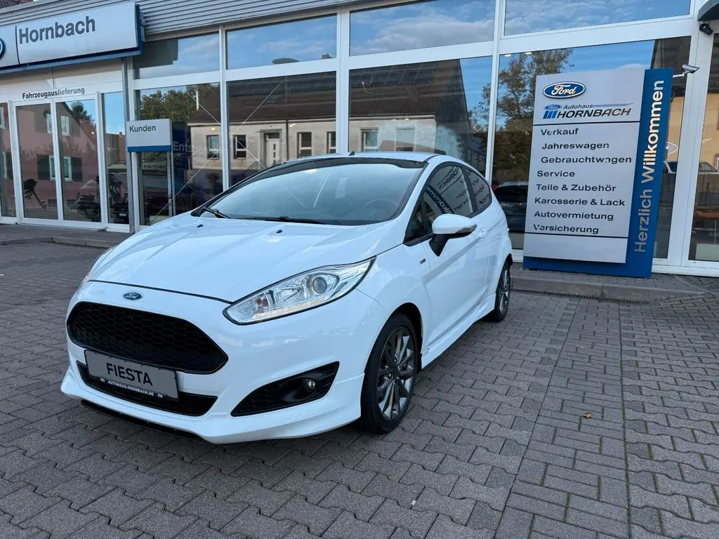 Photo 1 : Ford Fiesta 2017 Petrol