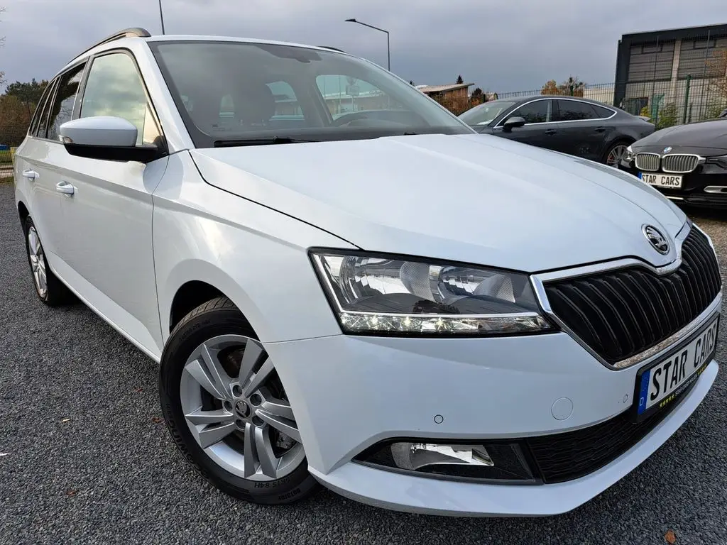 Photo 1 : Skoda Fabia 2022 Petrol