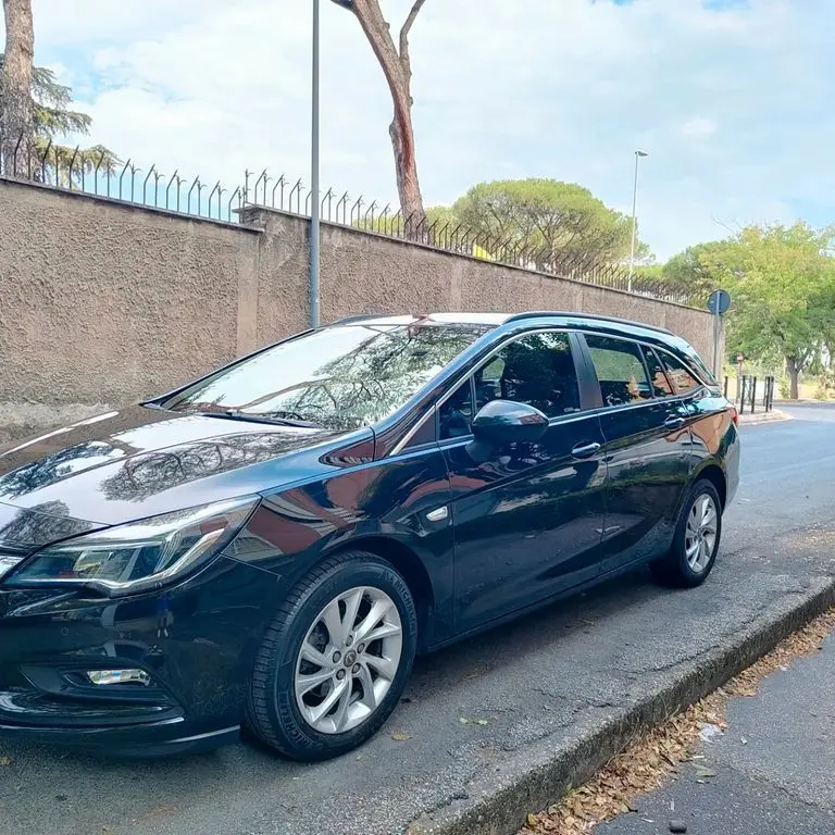 Photo 1 : Opel Astra 2018 Diesel