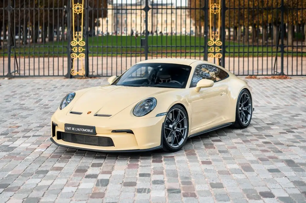 Photo 1 : Porsche 992 2022 Essence