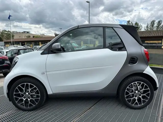 Photo 1 : Smart Fortwo 2021 Non renseigné