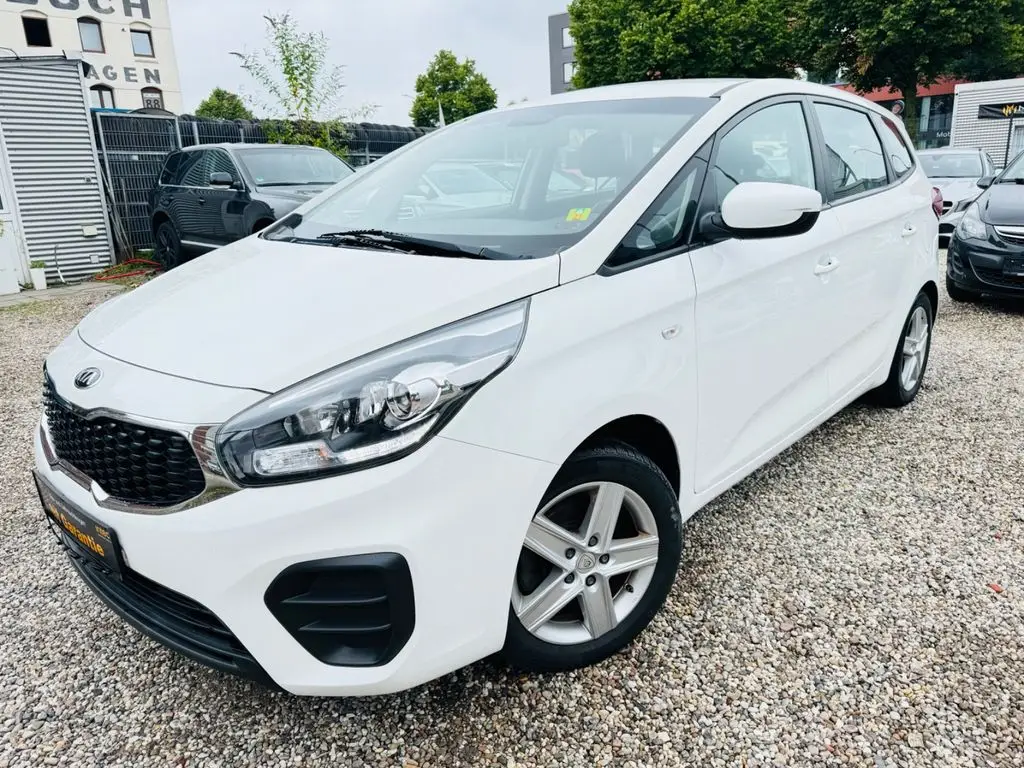 Photo 1 : Kia Carens 2019 Petrol