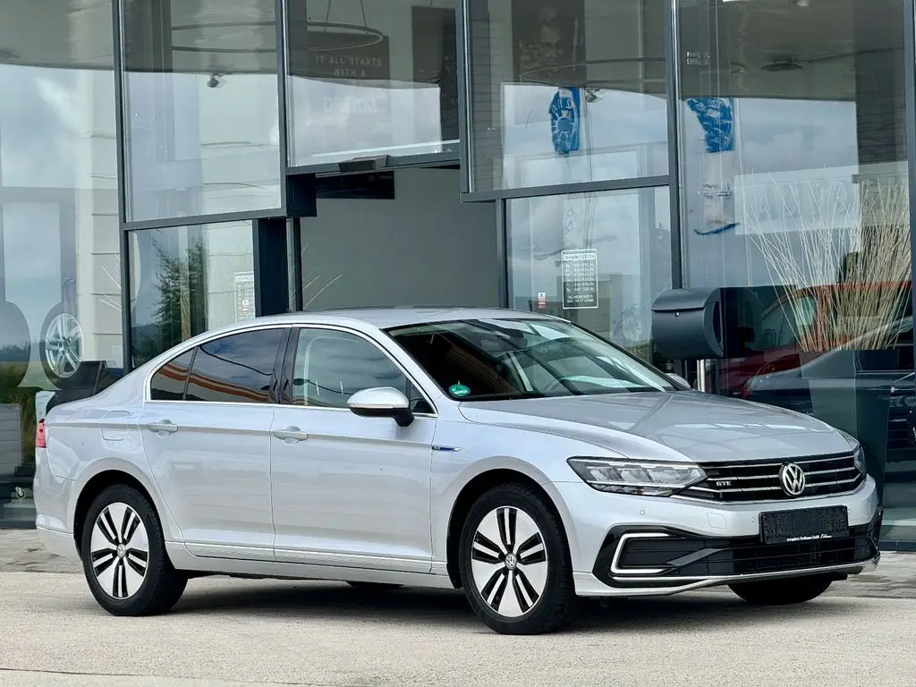 Photo 1 : Volkswagen Passat 2020 Hybride