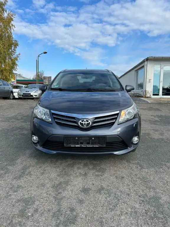 Photo 1 : Toyota Avensis 2015 Essence