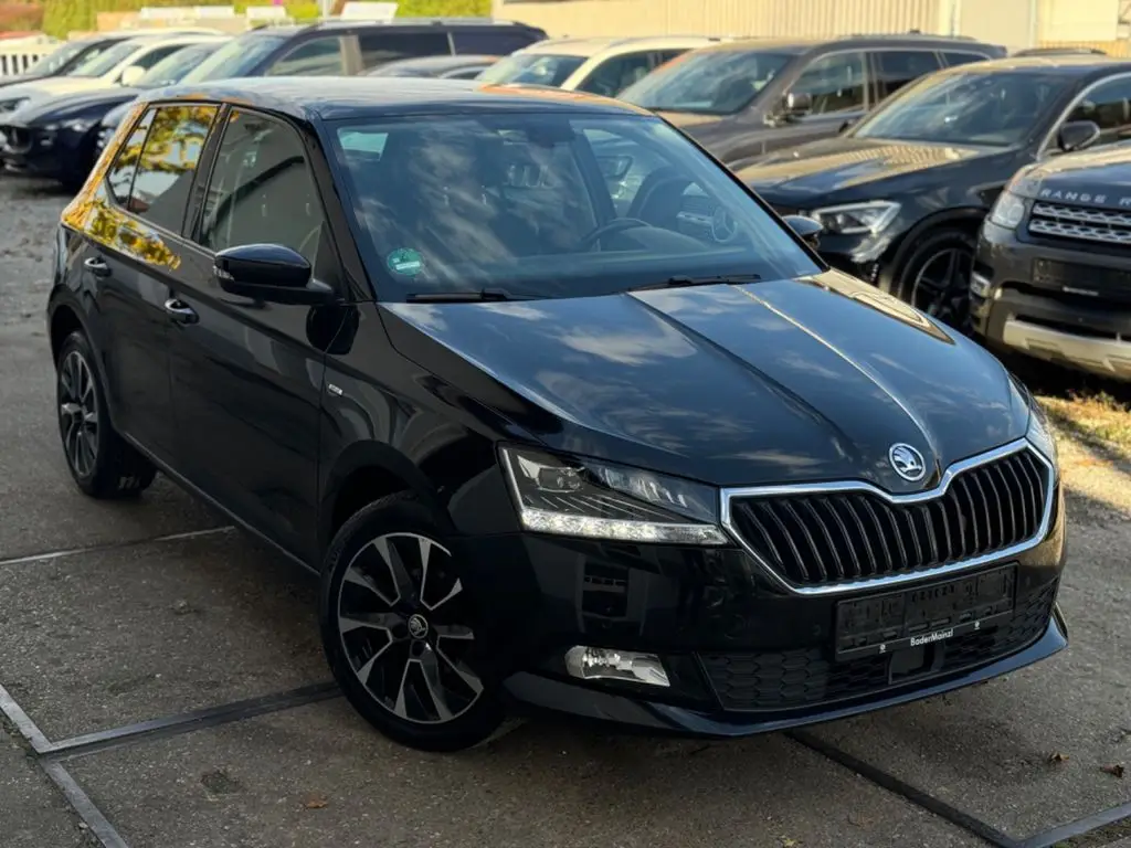 Photo 1 : Skoda Fabia 2021 Petrol