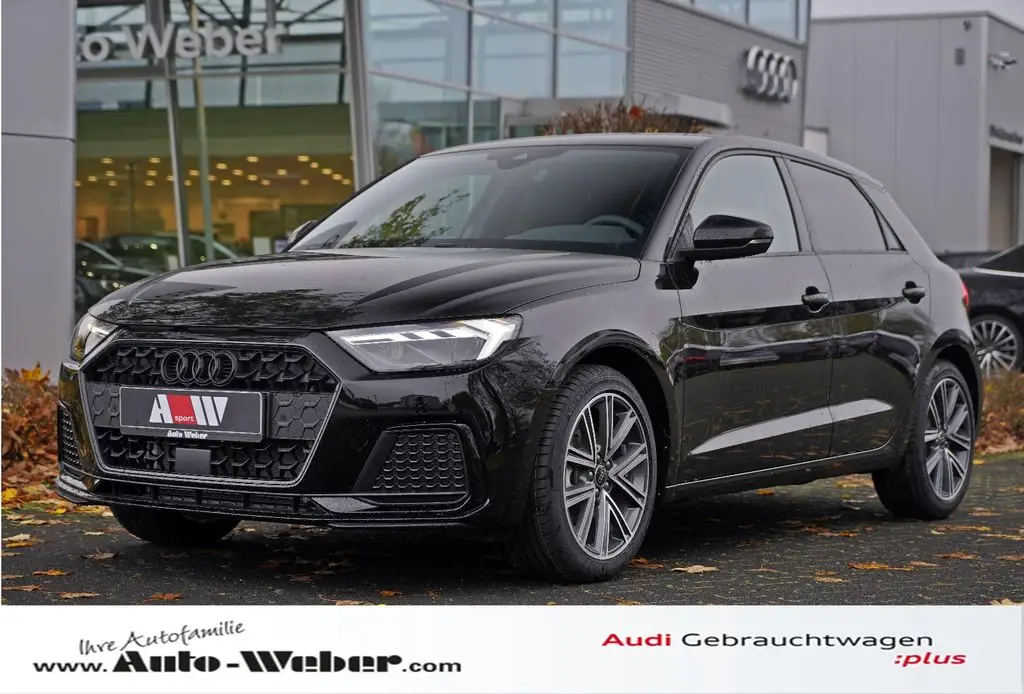 Photo 1 : Audi A1 2024 Essence