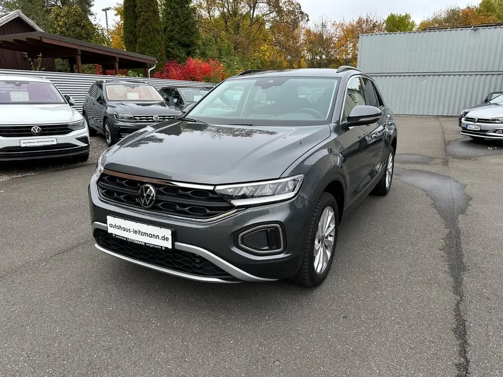 Photo 1 : Volkswagen T-roc 2023 Petrol