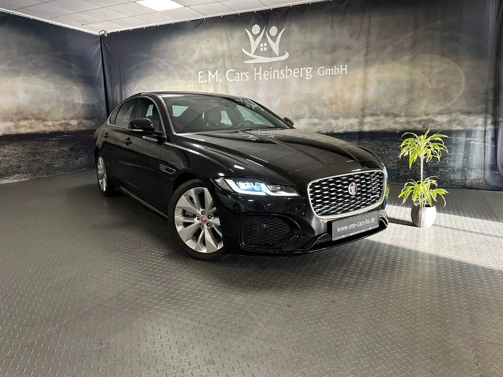 Photo 1 : Jaguar Xf 2023 Essence