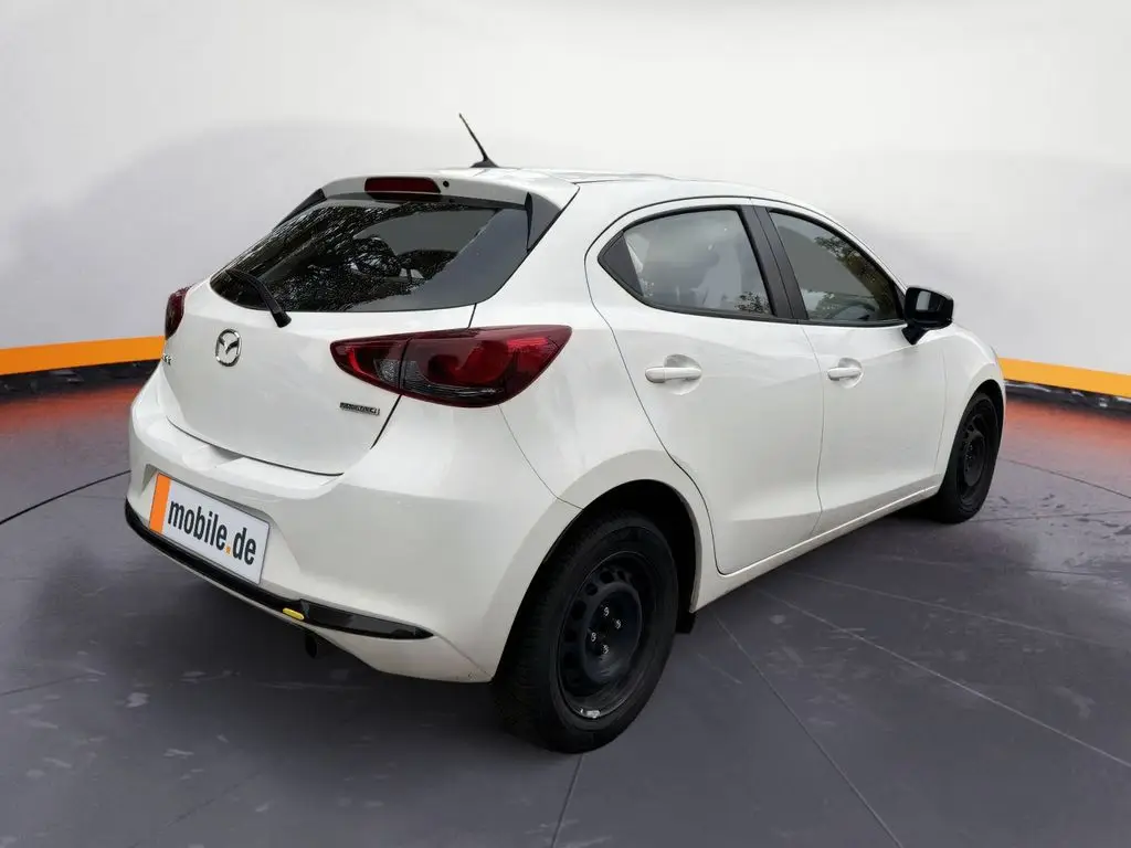 Photo 1 : Mazda 2 2023 Petrol