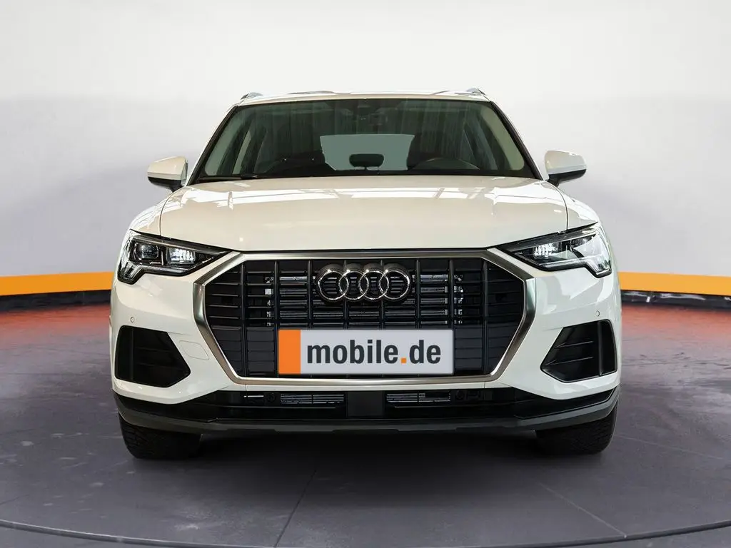 Photo 1 : Audi Q3 2023 Petrol