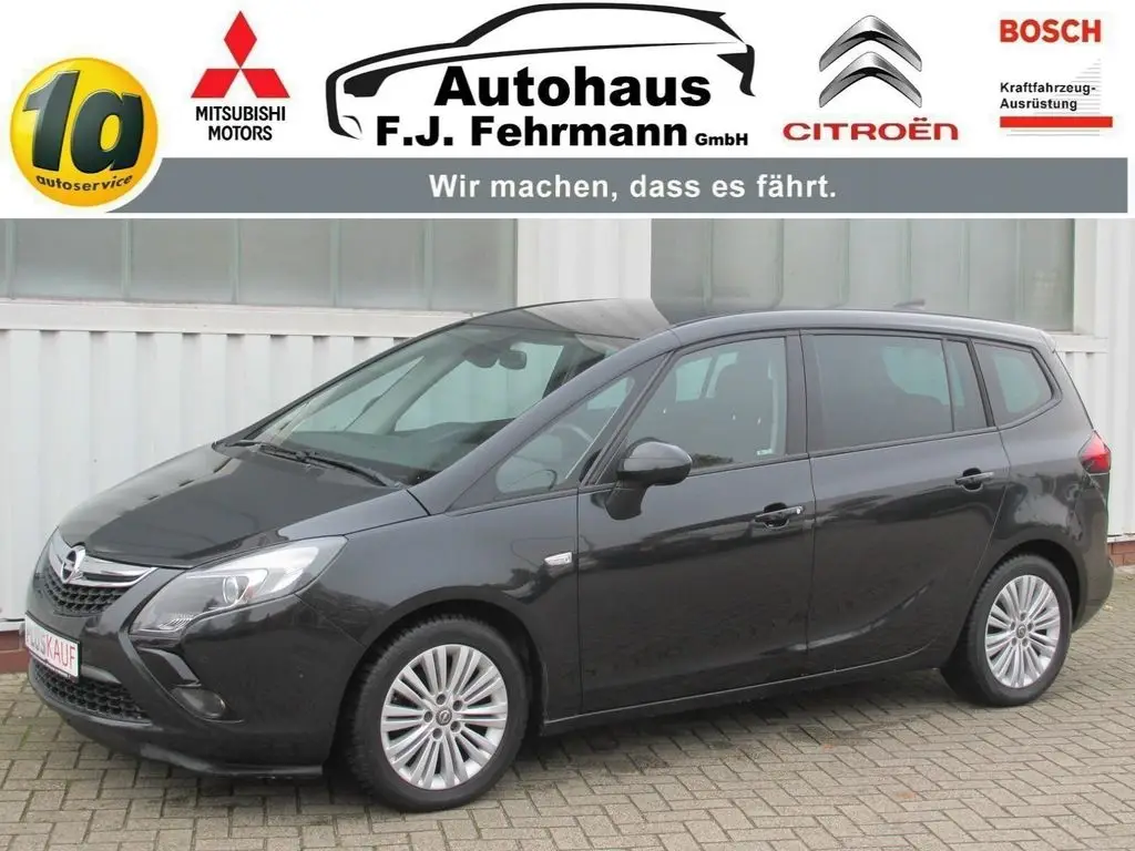 Photo 1 : Opel Zafira 2016 Petrol