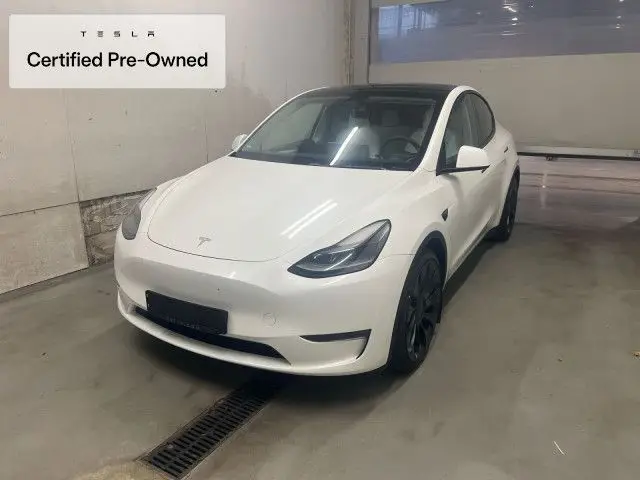 Photo 1 : Tesla Model Y 2024 Non renseigné