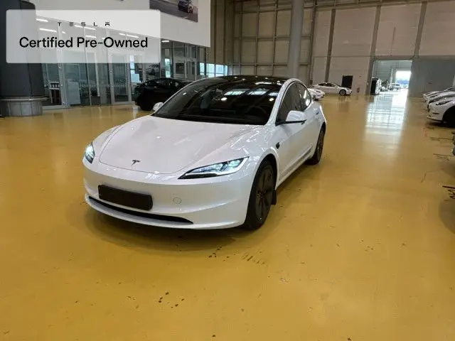 Photo 1 : Tesla Model 3 2024 Non renseigné