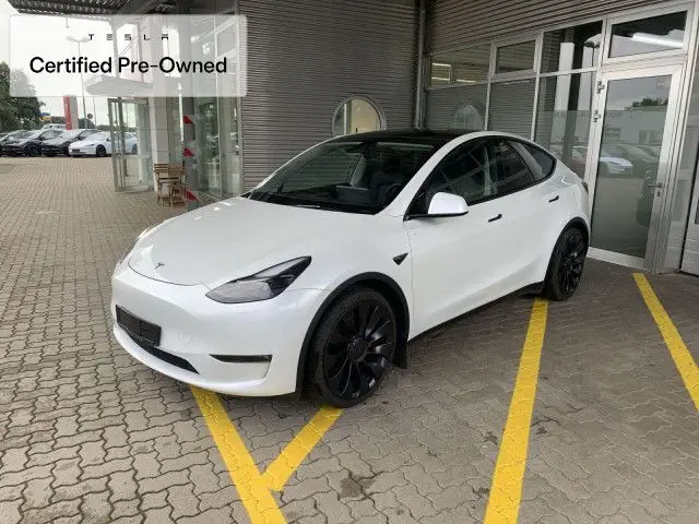 Photo 1 : Tesla Model Y 2022 Non renseigné