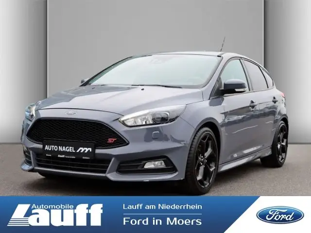 Photo 1 : Ford Focus 2016 Petrol