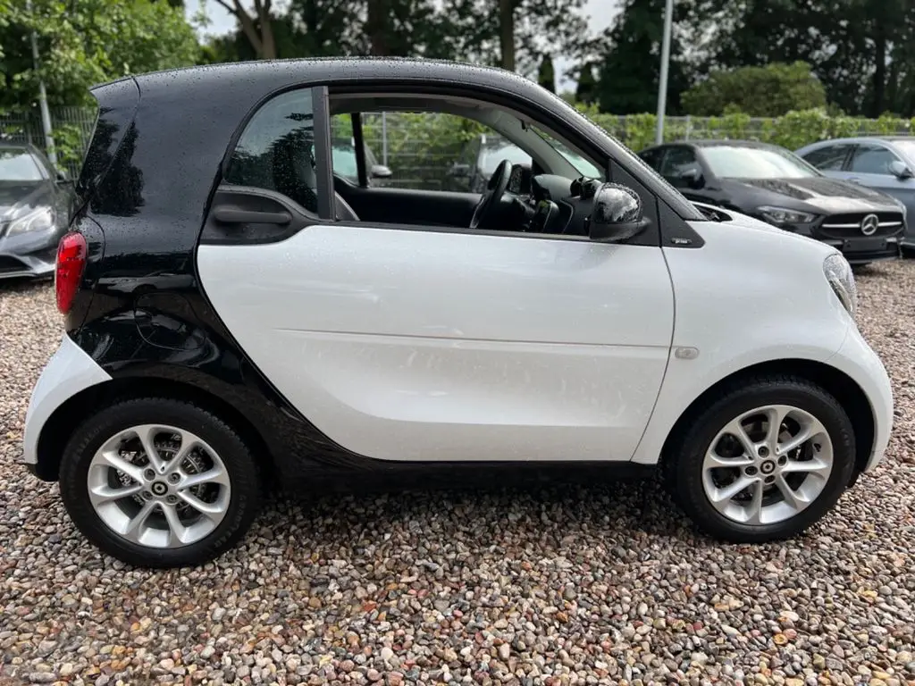 Photo 1 : Smart Fortwo 2018 Petrol