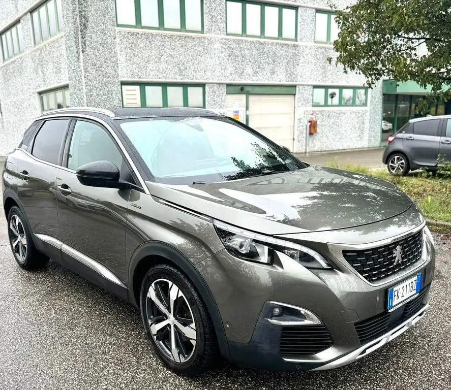 Photo 1 : Peugeot 3008 2017 Essence