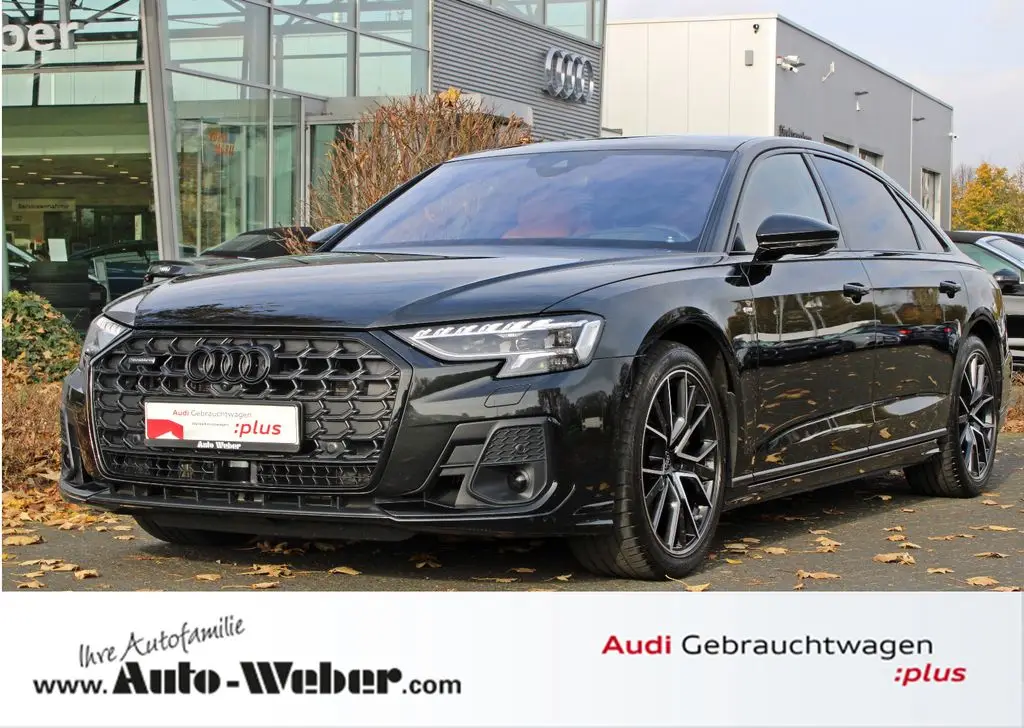 Photo 1 : Audi A8 2023 Petrol